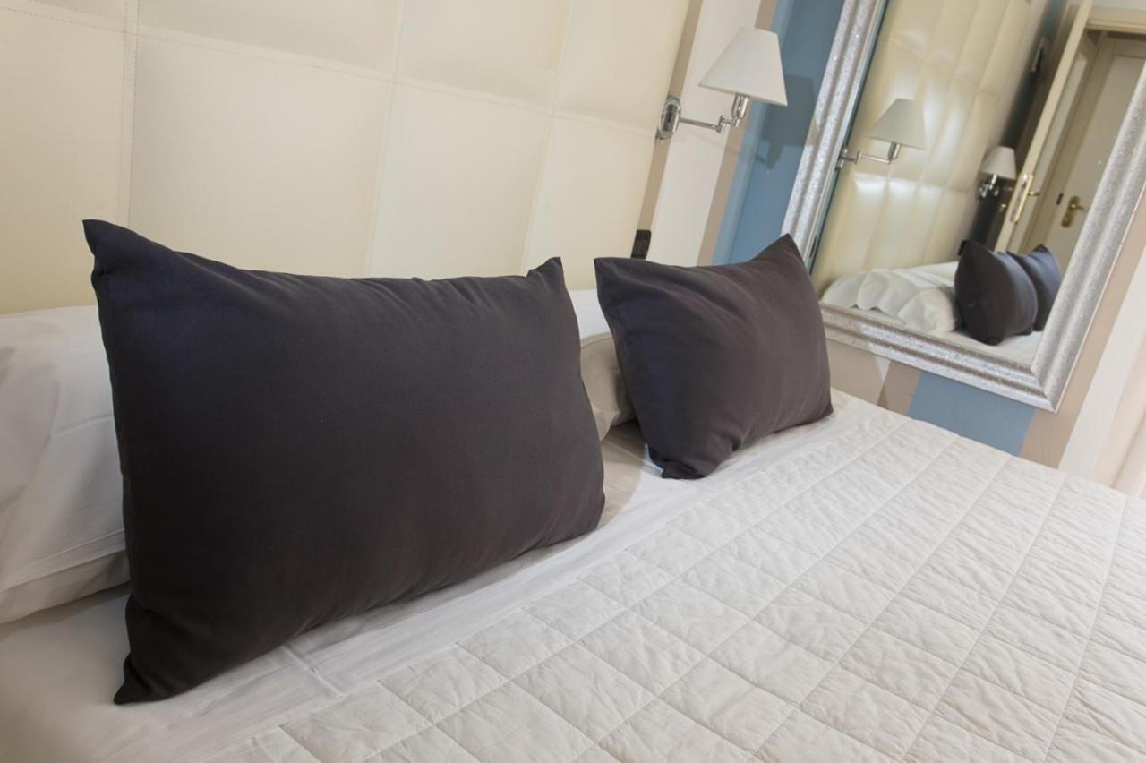 Hotel Flora มิลาโน แมริตทิมา ภายนอก รูปภาพ